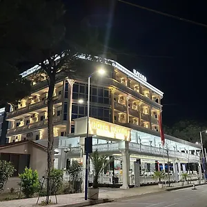 Ujvara Hotell